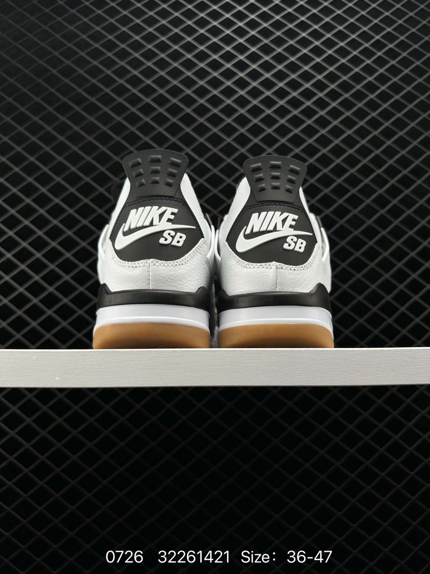 Nike SB x Air Jordan 4 “Pine Green”